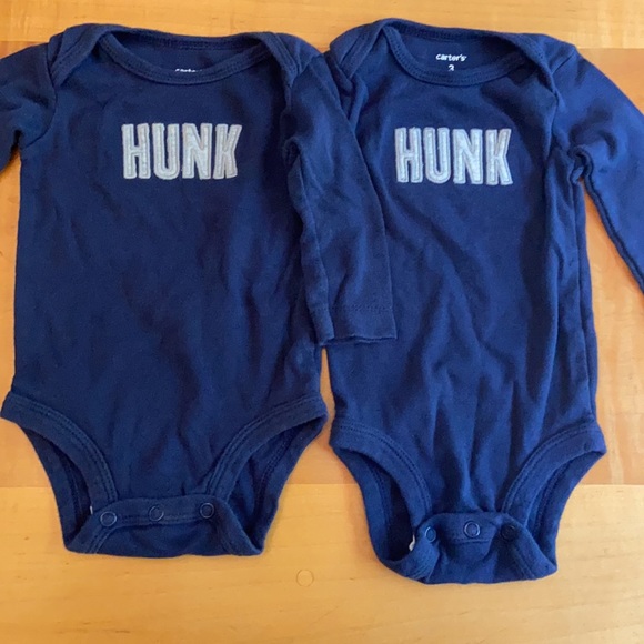 Carter’s “Hunk” Double Set Bundle - Picture 5 of 12